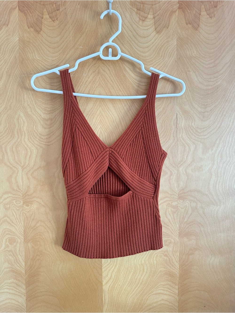 Finders Keepers Ribbed Twist Crop Top - Rust